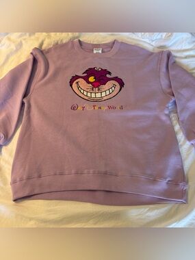 2025 Disney Parks Cheshire Cat Alice in Wonderland Sweatshirt WDW Size XS NWT